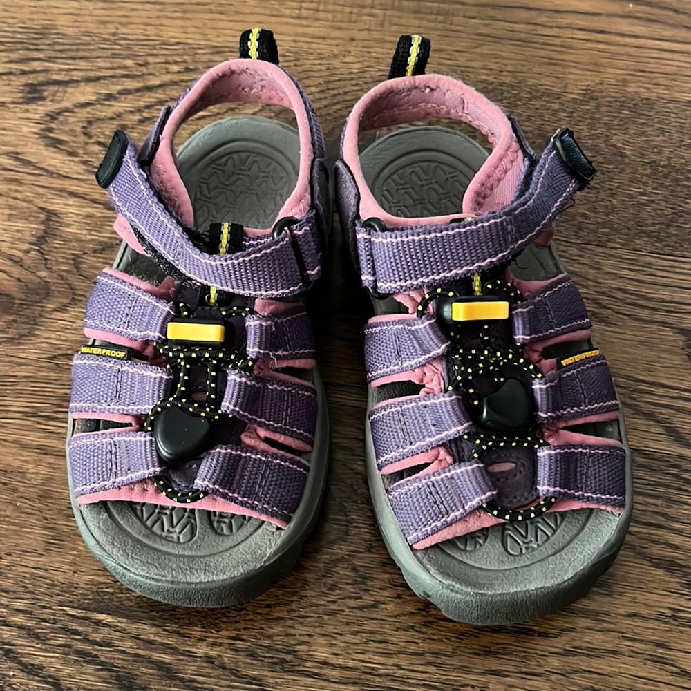 Open toe keens! Purple, size 10!